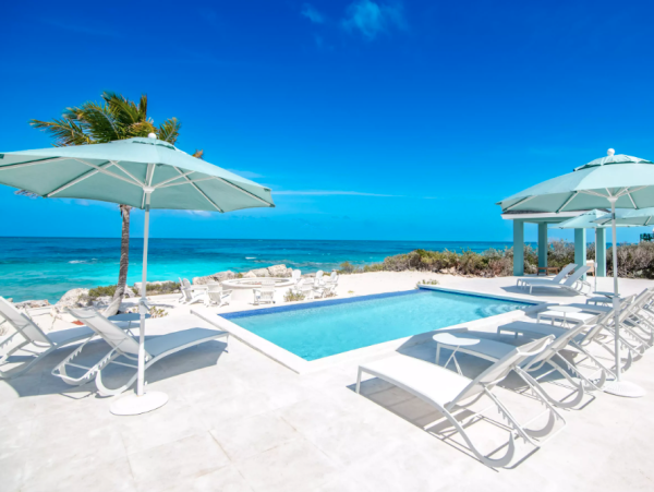 Luxury Oceanfront Villa in Exuma - Ideal for Families and Groups
